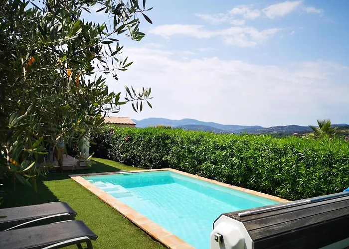 Vila Avec Apercu Et Piscine Privee
