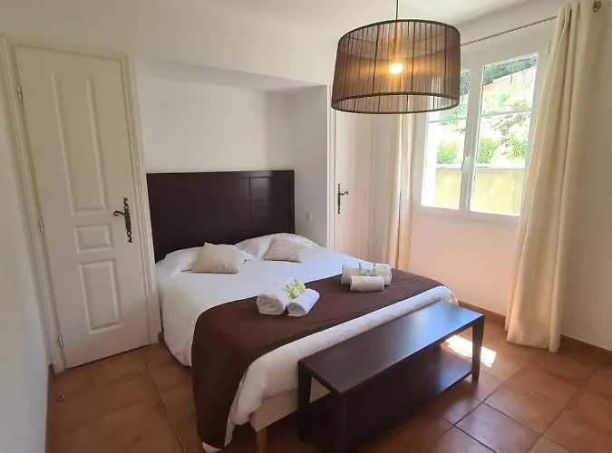 Vila Avec Apercu Et Piscine Privee Sainte-Maxime