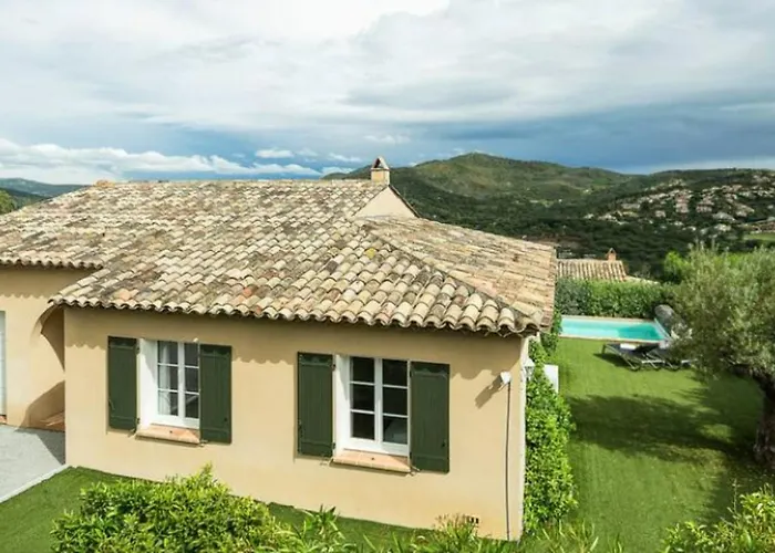Vila Avec Apercu Et Piscine Privee